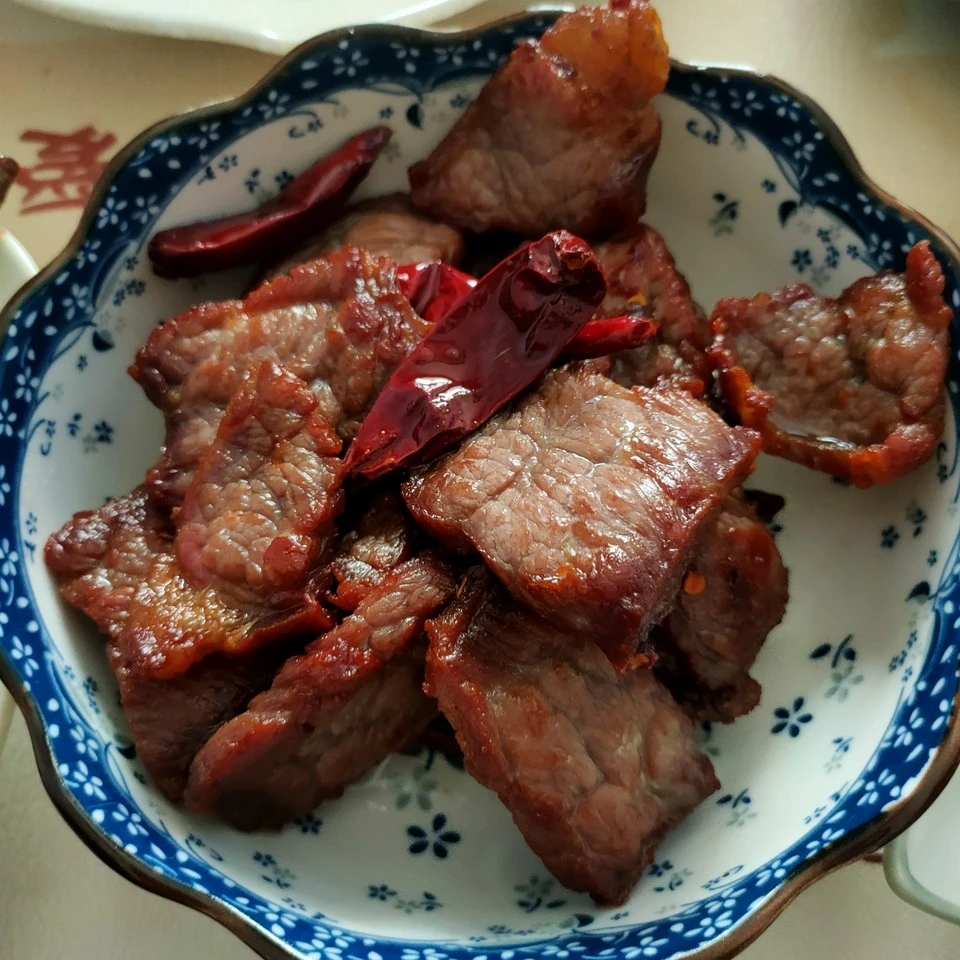 马荣平云南特产牛干巴风干腌制腊牛肉自然风干牛肉