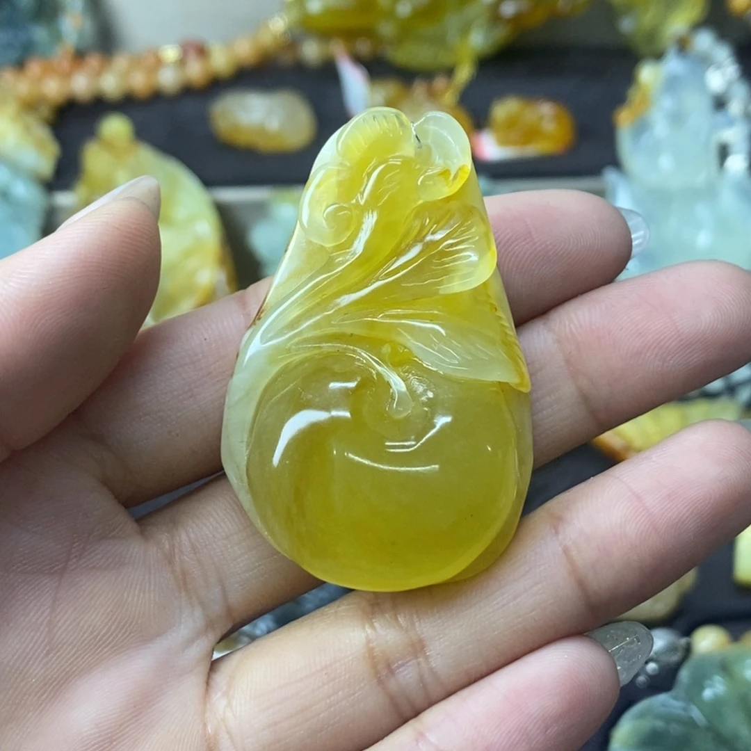 蛇纹石玉颈饰未镶嵌