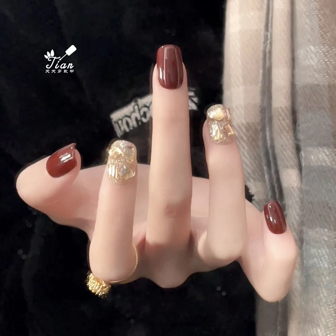 【车厘子】”现货飞“天天手工甲冬款穿戴美甲气质显白时尚新年美甲