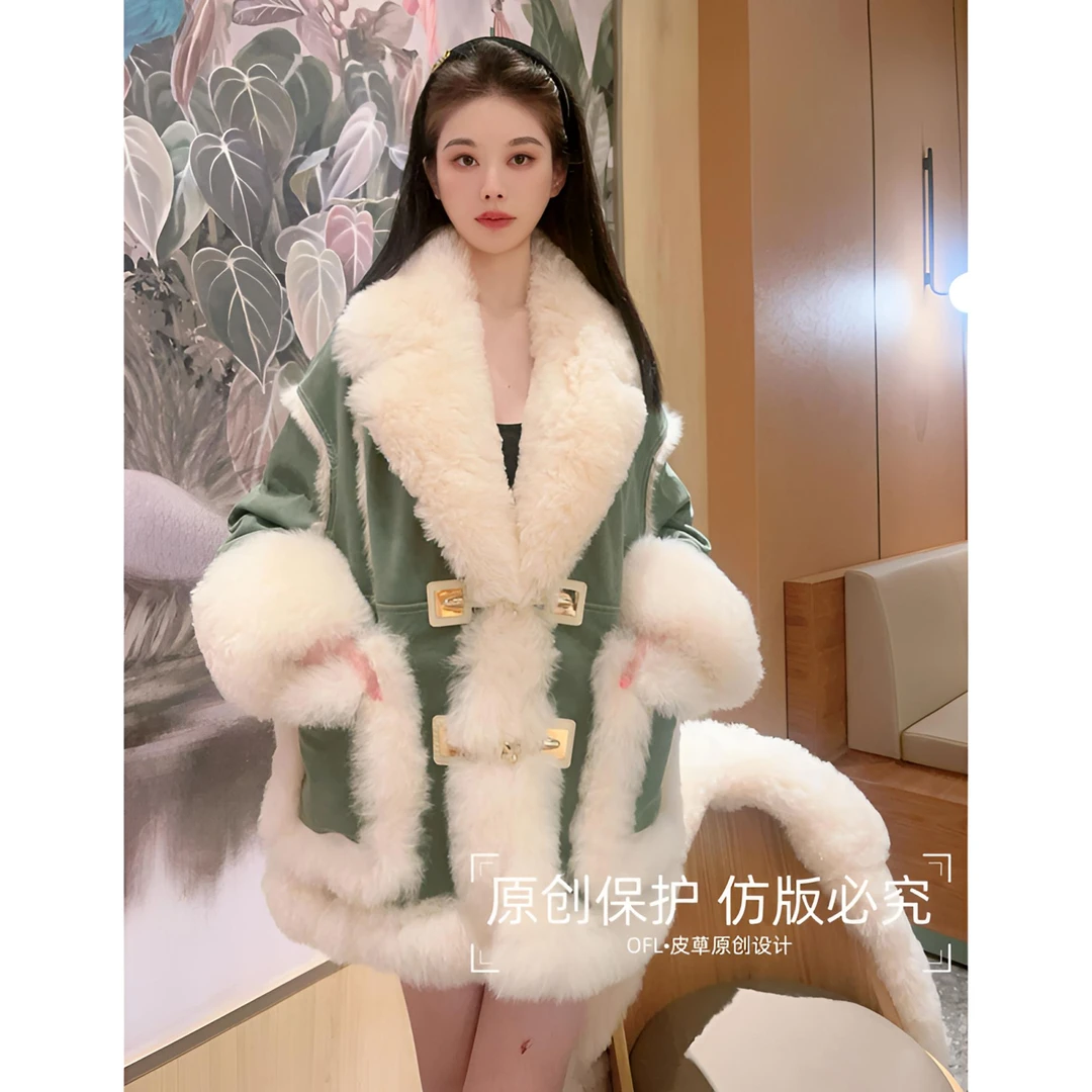 宫廷『鎏金年华』中长款皮毛一体外套24762