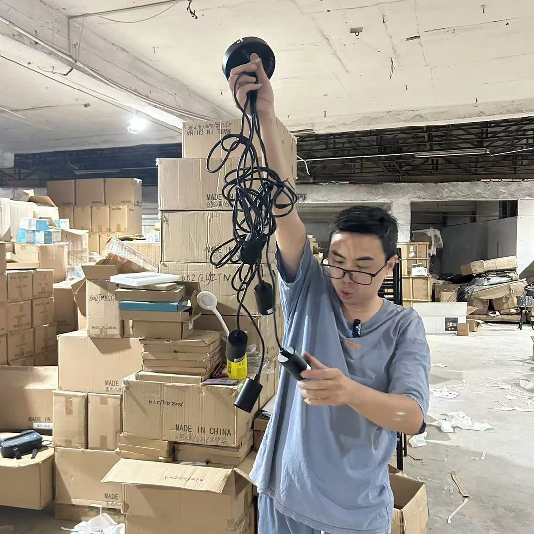 701164#五头吊灯（不含灯泡）库存尾货（铁仓1）