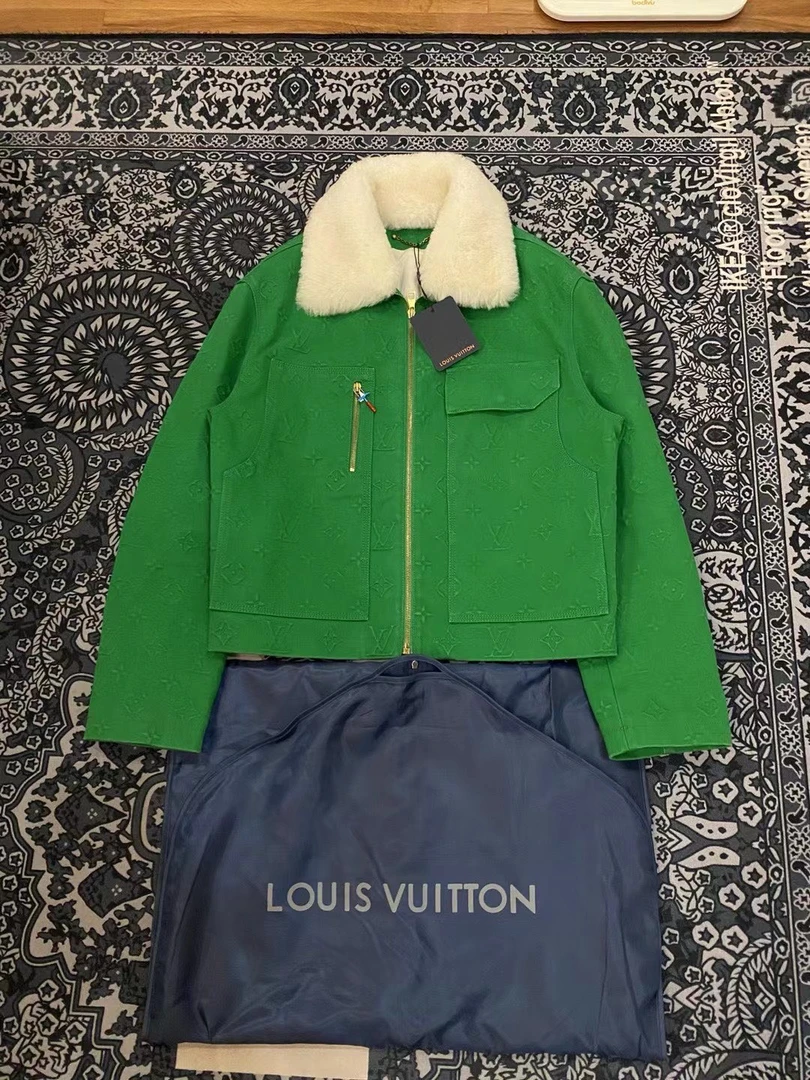 Louis Vuitton经典伐木浮雕满印绿色夹克 48码/全新/平台31500