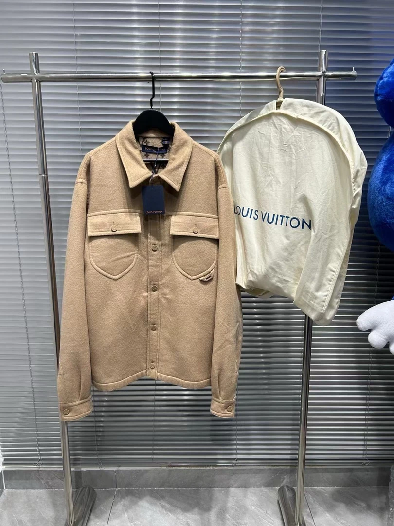 Louis Vuitton24ss满印羊毛卡其色衬衫外套 xxl码/全新/平台25586