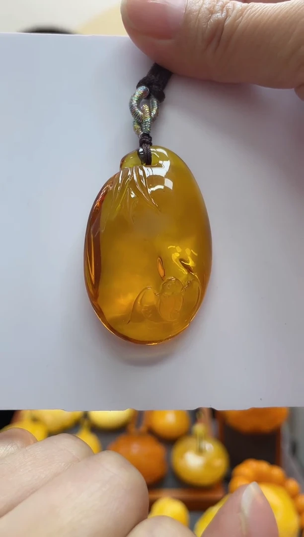 【闪购商品】琥珀珠宝奇石未镶嵌假一罚十，雕刻件