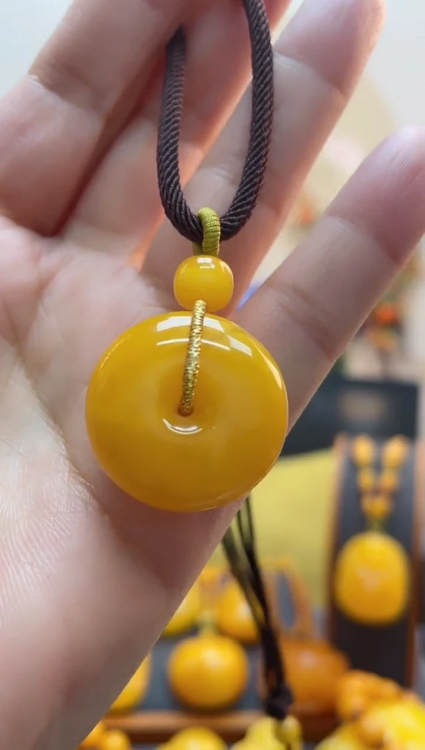 【闪购商品】蜜蜡珠宝奇石未镶嵌假一罚十，多样性发其一平安扣