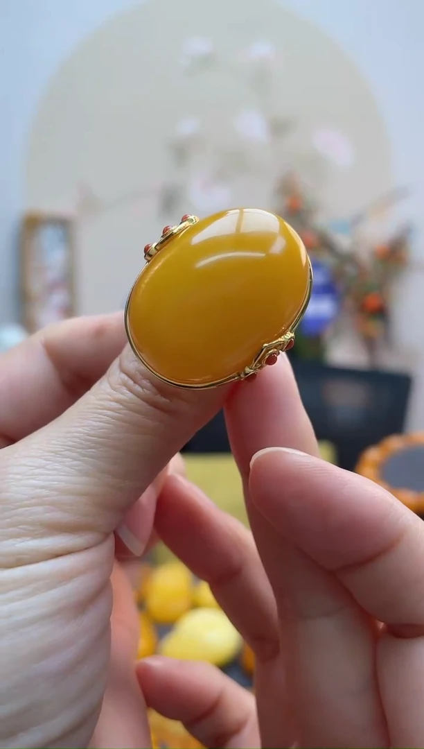 【闪购商品】蜜蜡珠宝奇石未镶嵌假一罚十，多样性发其一戒指