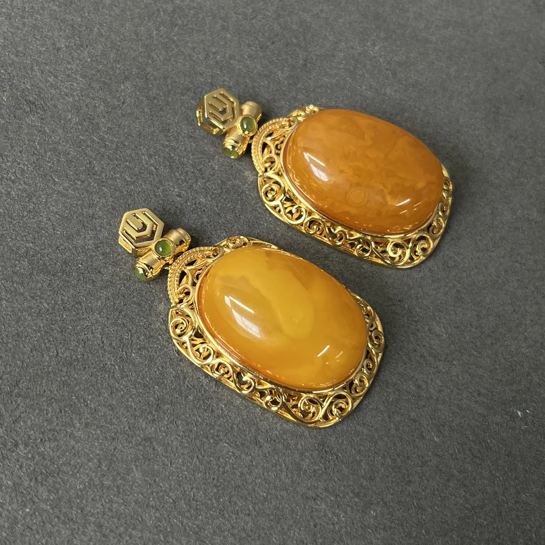 [麒麟珠宝]s925银重工设计款蜜蜡吊坠多样性发其一