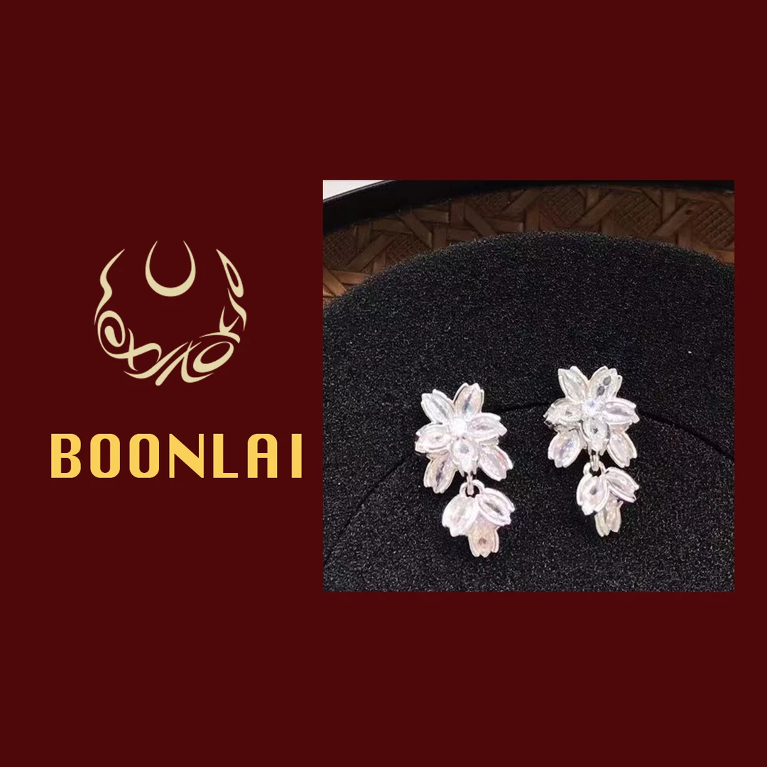 铜合金莫桑石耳饰 Boonlai 镶钻花花e耳钉1760