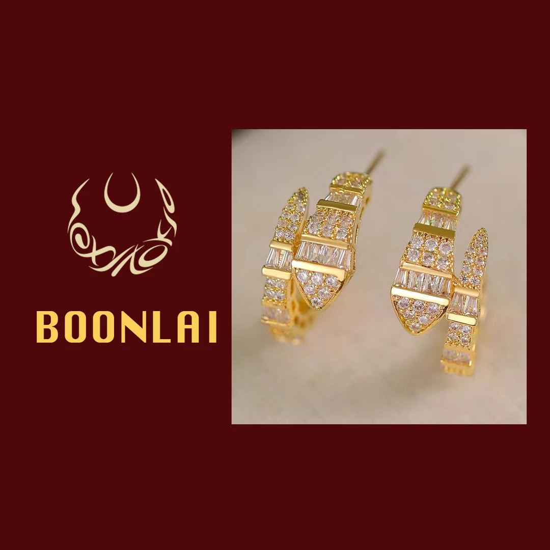 铜合金莫桑石耳饰 Boonlai 金色满钻蛇造型J耳环1710