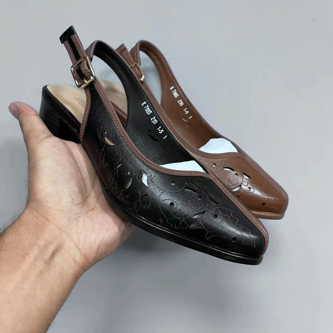 2024年女士时尚粗跟粗跟尖头经典凉鞋