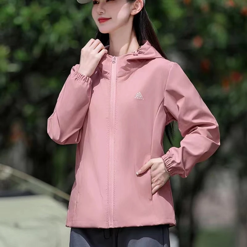 夏季薄款冲锋衣2024新款休闲连帽防风防水外套防晒男女情侣夹克
