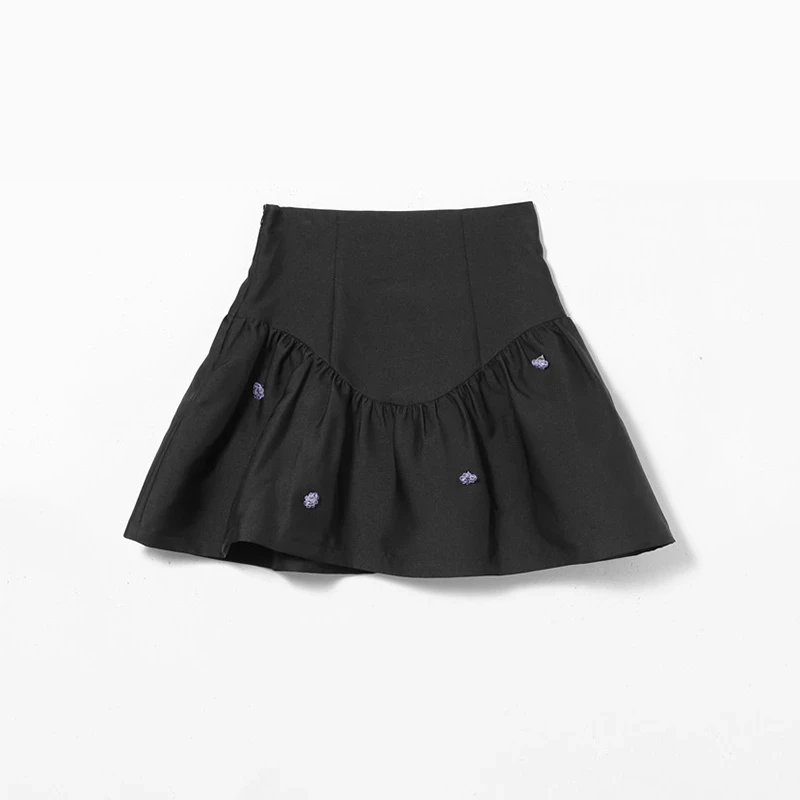 L618钉花蓬蓬短裙（默认不含配饰）