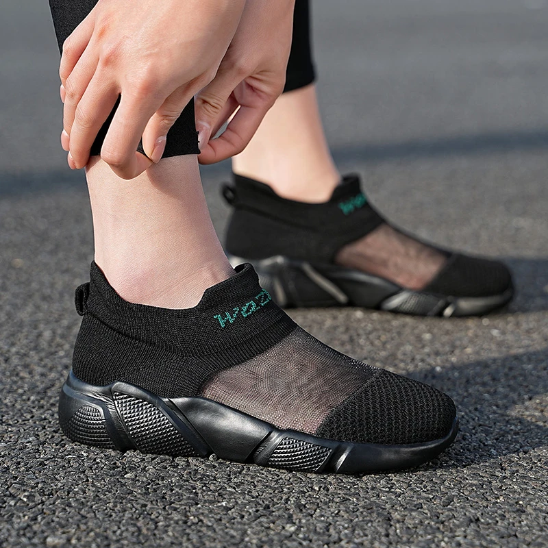 老北京布鞋女一脚蹬镂空透气袜子鞋弹力黑色大码妈妈鞋休闲运动鞋