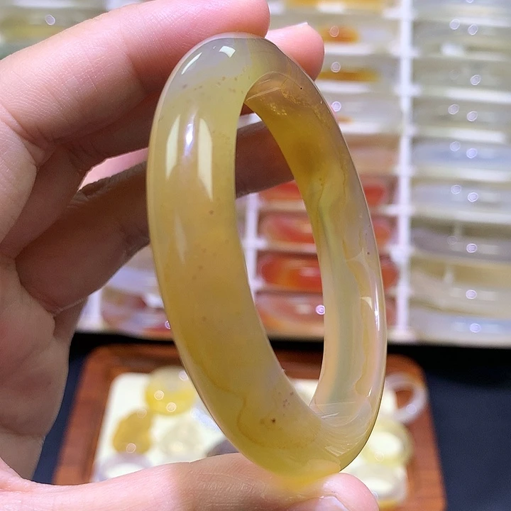 玛瑙/玉髓手镯未镶嵌