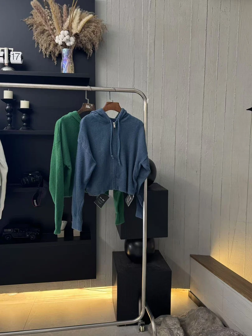 小妳XiaoNi———（冬款带帽毛衣开衫1140218）