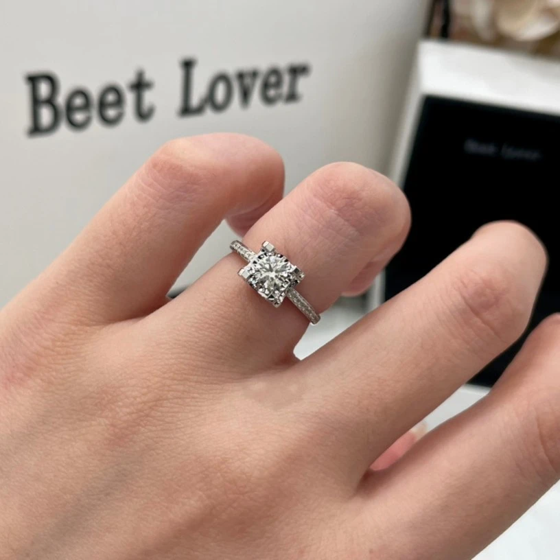 18k金戒托镶嵌 天然钻石 30分 牛头钻戒