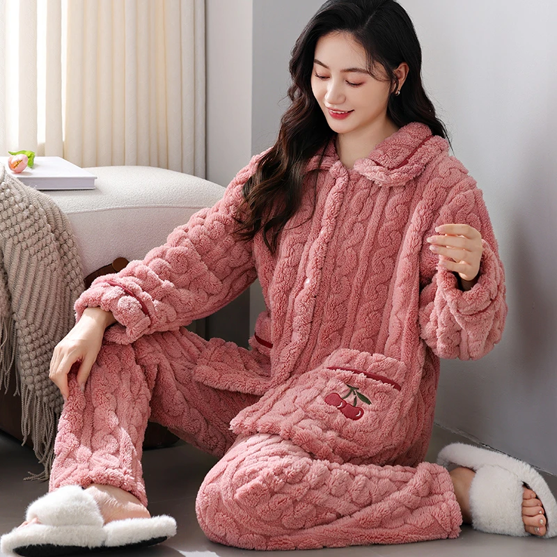 韩版卡通珊瑚绒睡衣女加绒加厚法兰绒大码中青年冬天秋冬季家居服