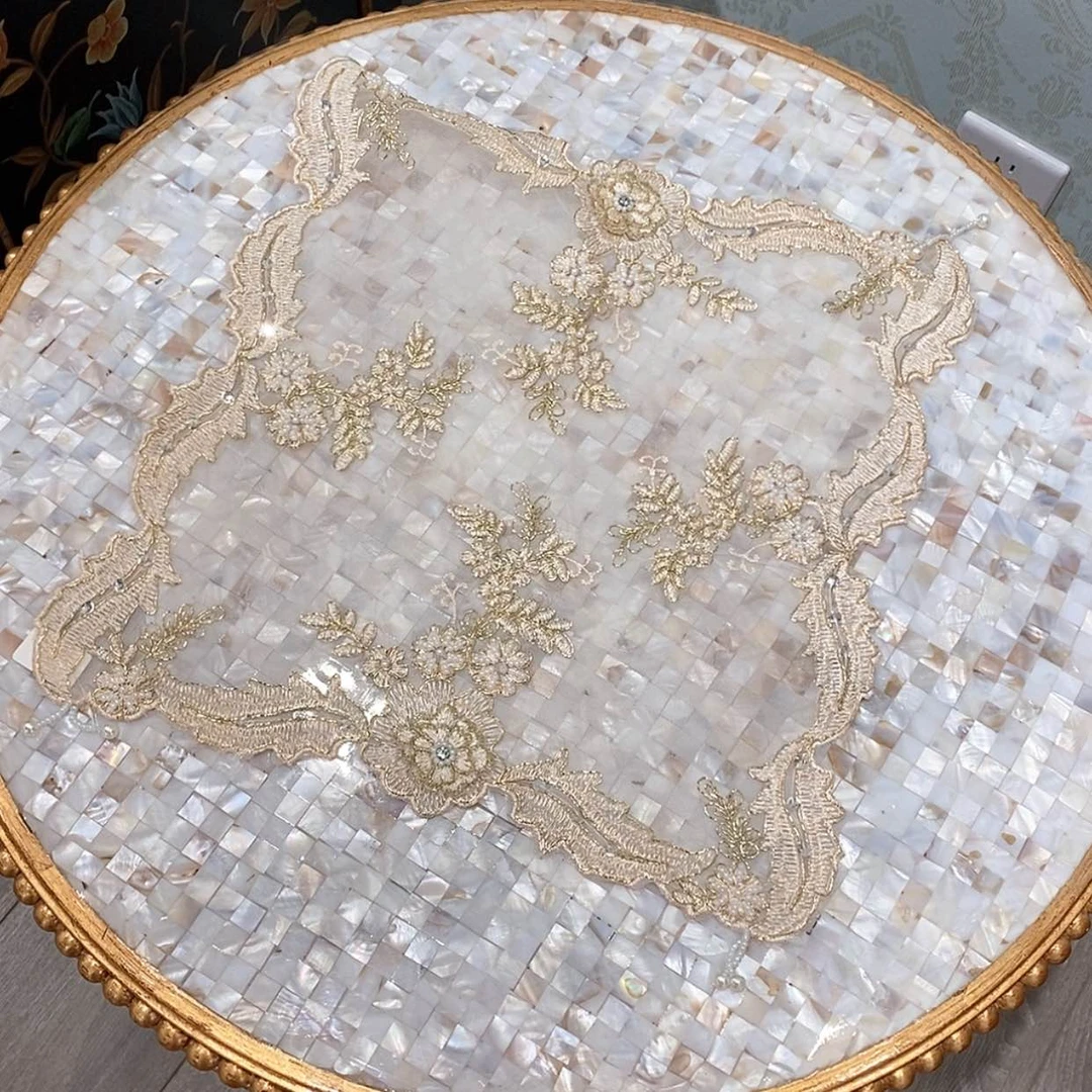 【闪购商品】摆件Y109 琥珀色蕾丝桌垫（40*40）