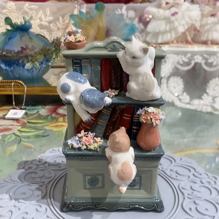 摆件0281骨瓷猫咪书柜摆件八音盒