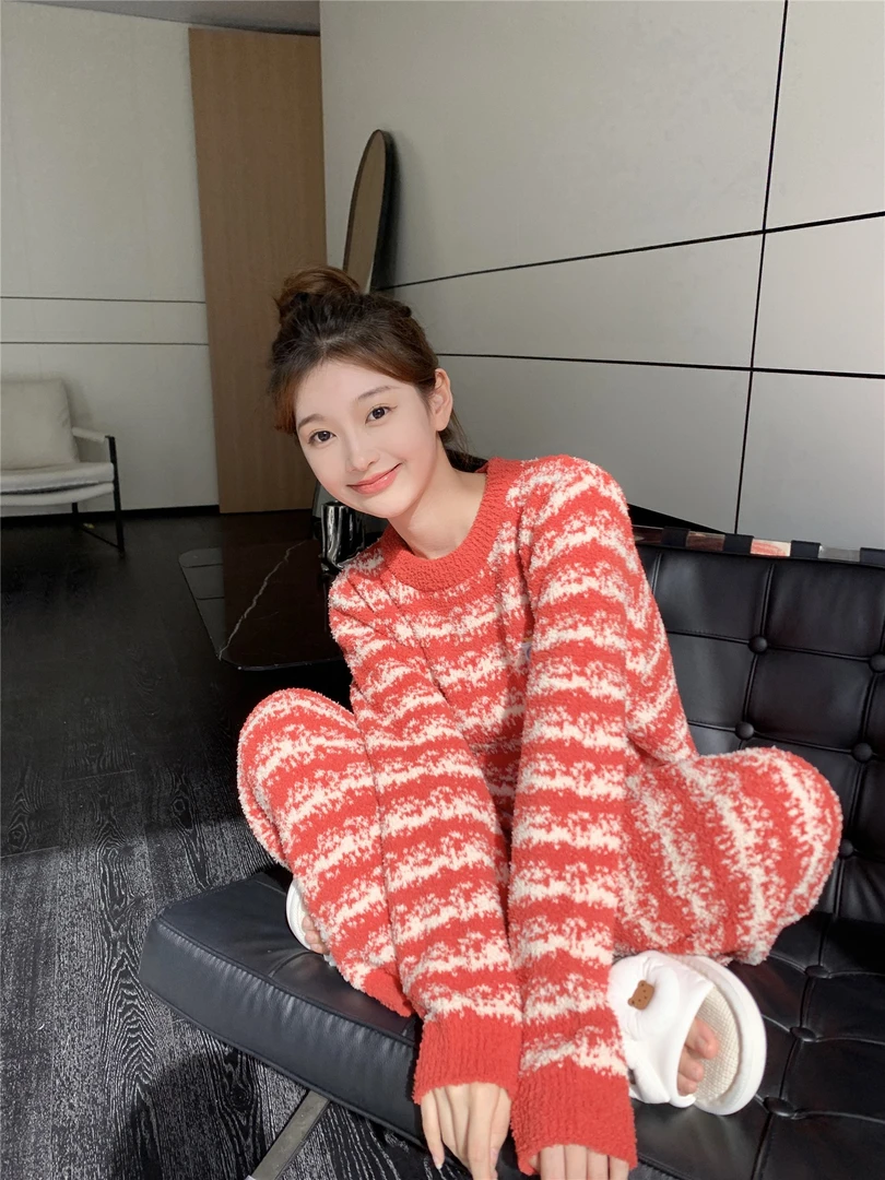 23款秋冬可外穿半边绒横刺刺绣醒狮套头加厚睡衣软绵绵家居服套装