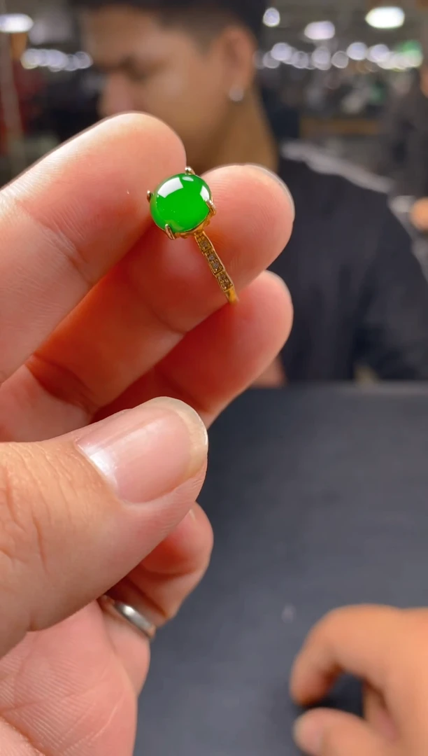 【闪购商品】翡翠戒指未镶嵌边境收货不退不换多样性发其一/