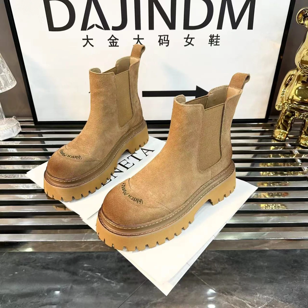 DAJINDM大码定制女鞋40-43新款厚底鞋头字母设计短靴