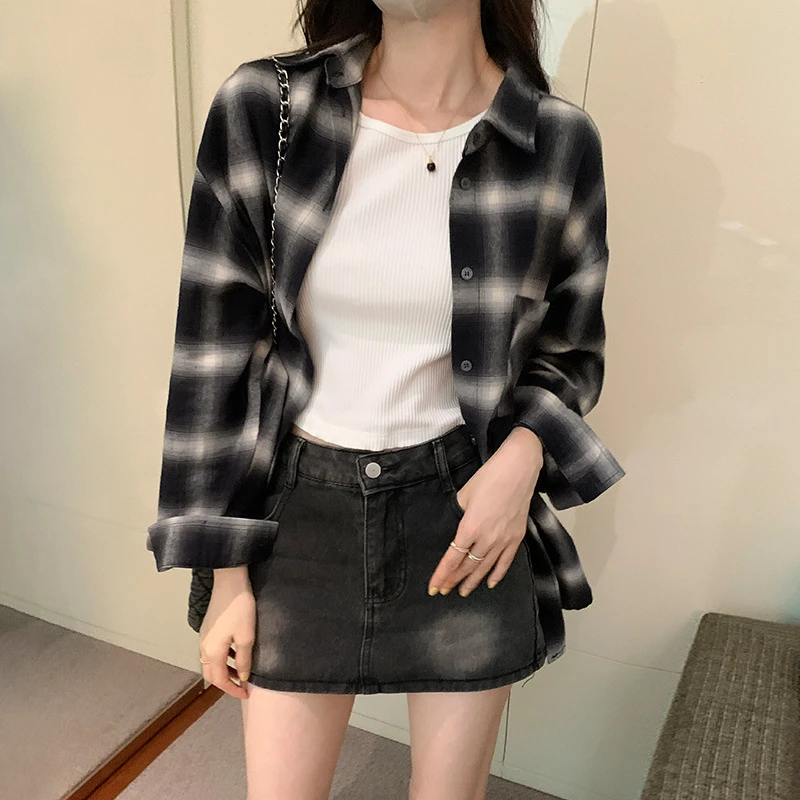 2024春夏新款高级感渐变格子衬衫女显瘦复古POLO领叠穿休闲外套潮