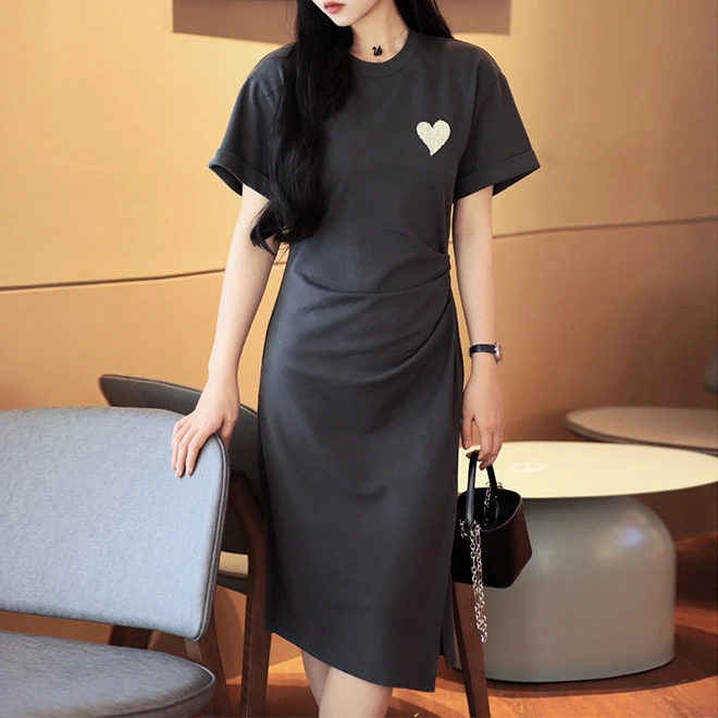2025春季新品爱心珠片高腰连衣裙女设计感气质显瘦开叉修身包臀裙