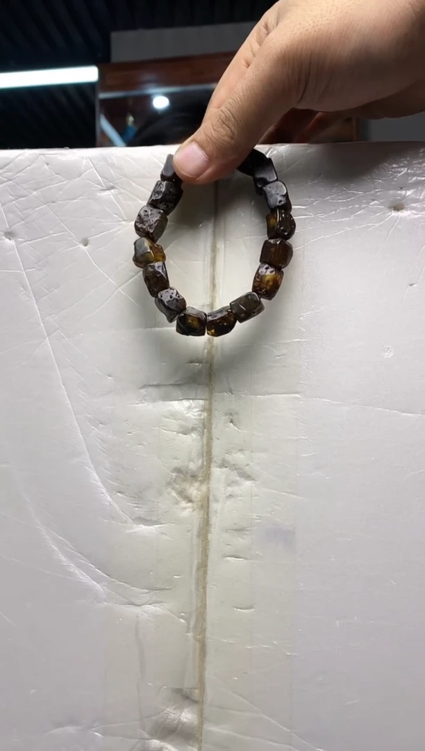 【闪购商品】琥珀手链未镶嵌多人