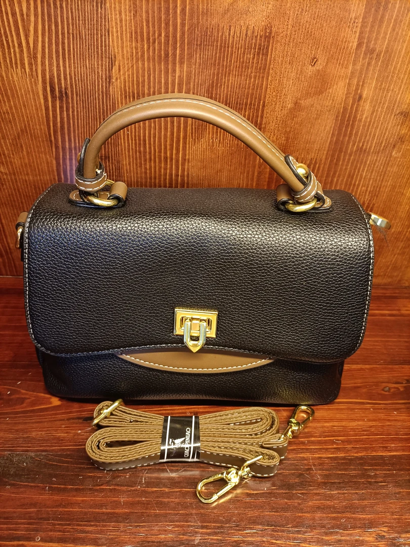 【现货】【微瑕疵 柜子里撤下来的 介意勿拍】潮流时尚贵妇手提包