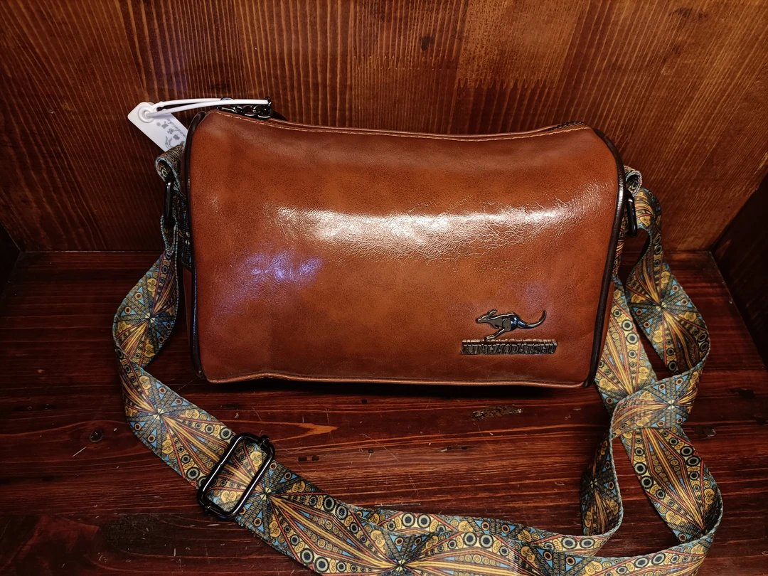 【现货】【微瑕疵 柜子里撤下来的 介意勿拍】潮流时尚女包