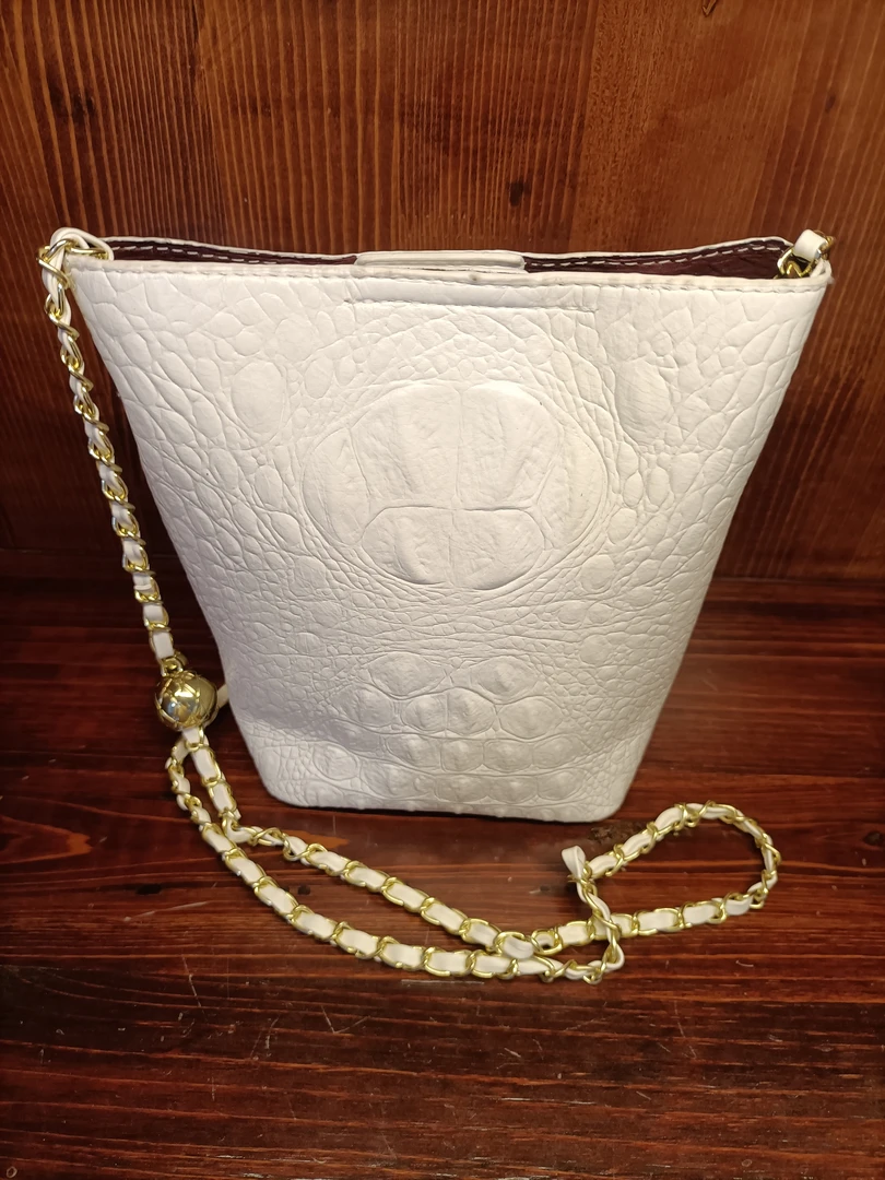 【现货】【微瑕疵 柜子里撤下来的 介意勿拍】潮流时尚水桶包