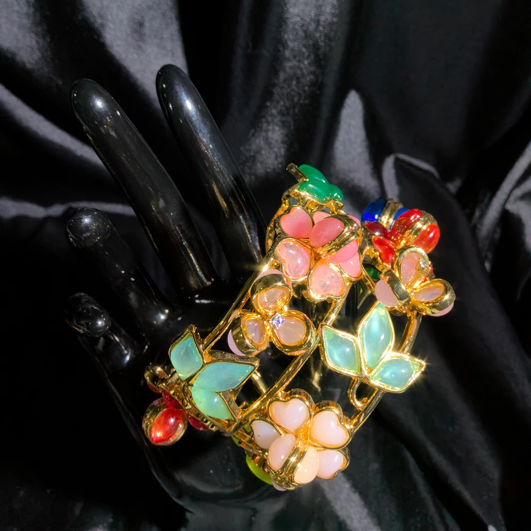 铜合金合成锆石手镯 【伊琳饰品】粉花绿色三叶金边手镯时尚气质