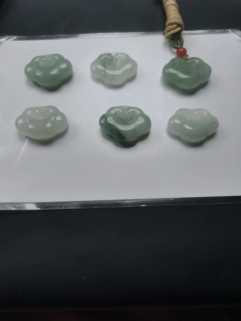 新疆天山翠冰飘花平安如意锁，（拍一发一多样性发货）