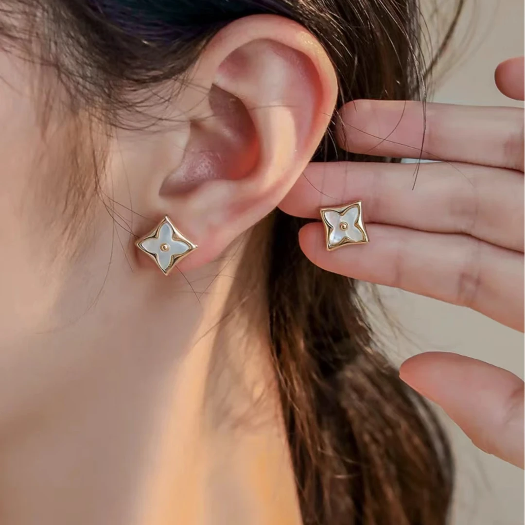 钛钢耳饰 6114 小巧法式气质耳钉