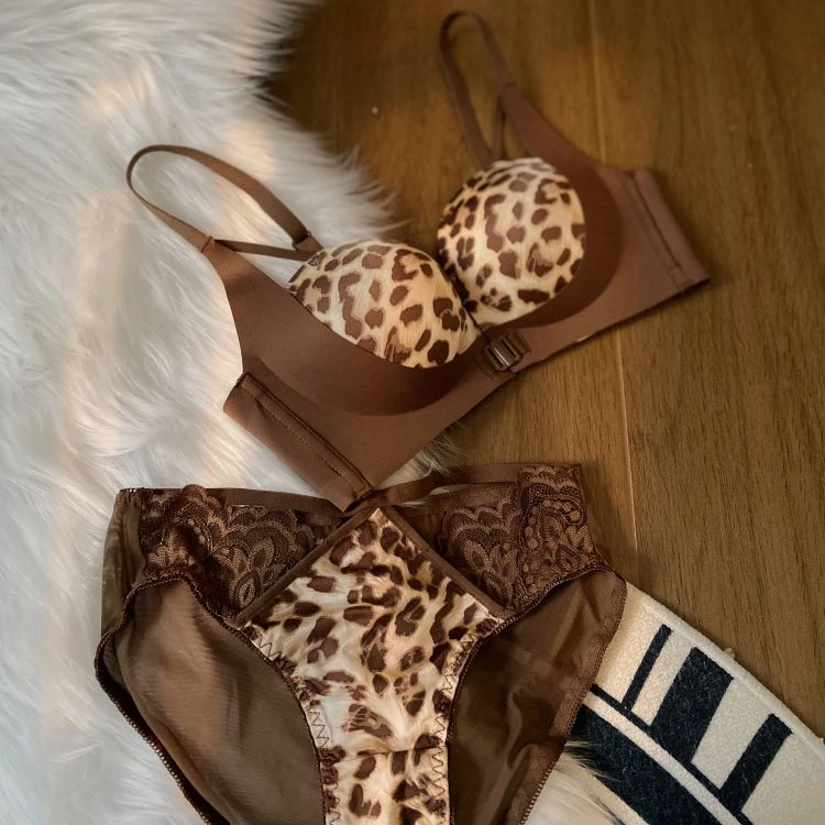 前扣内衣女士小胸聚拢显大平胸专用胸罩收副乳防下垂性感豹纹文胸