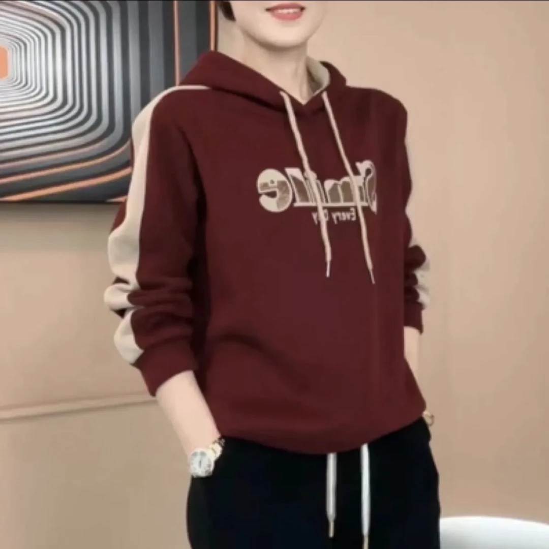 冬季加绒新款时尚休闲百搭款字母连帽卫衣妈妈装