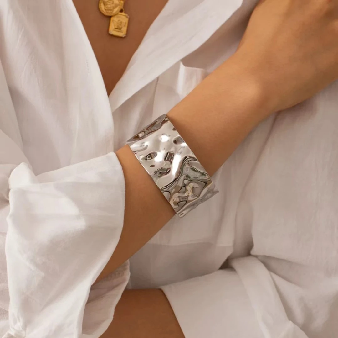 钛钢手镯 木木（RZ4129)    高级质感不规则纹理宽面开口手镯