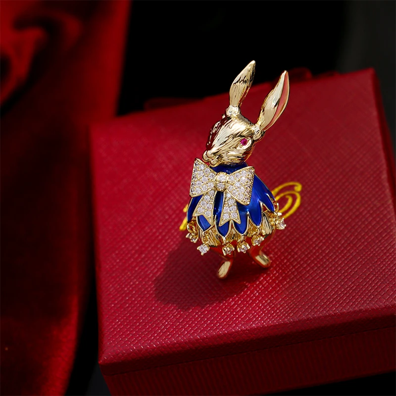 合金胸针 d357喜剧兔国风胸针胸花别针女高档新款大衣配饰百搭