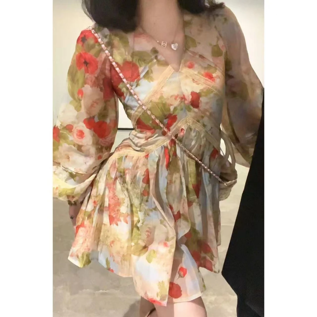 【油画里的少女】Lu 复古茶歇法式浪漫氛围蕾丝收腰显瘦长袖连衣裙