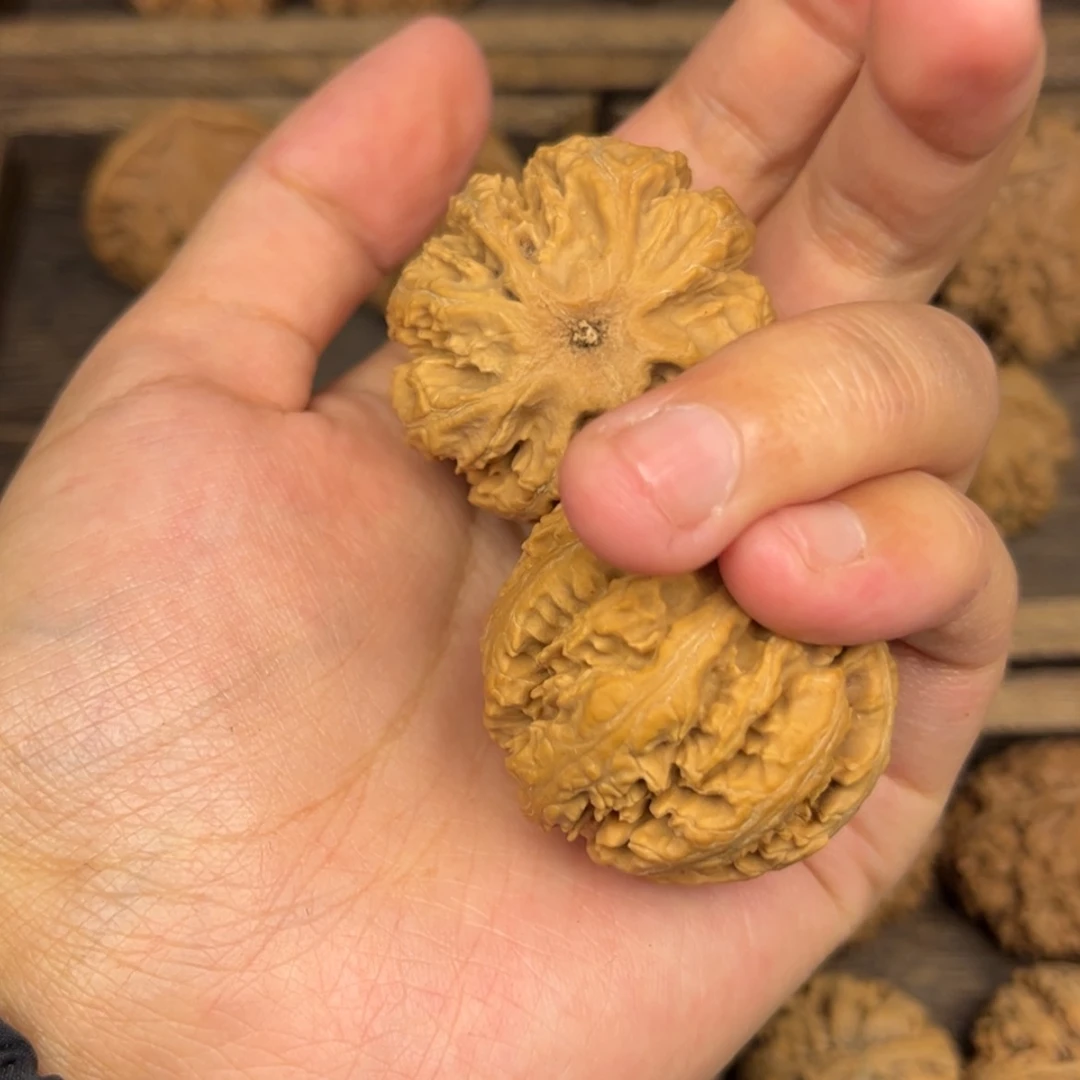 【闪购商品】桃核吊坠
