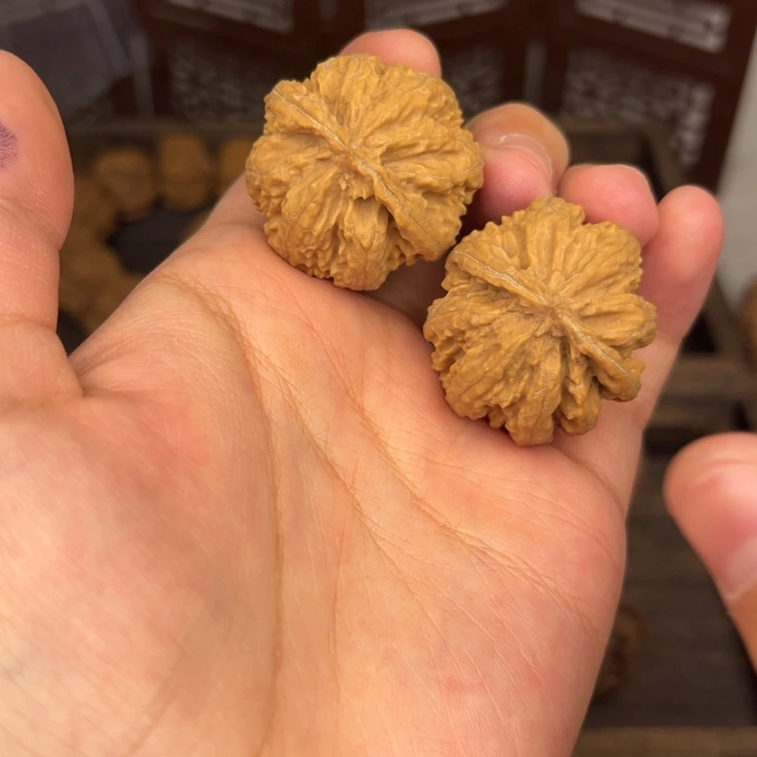 【闪购商品】桃核吊坠大*