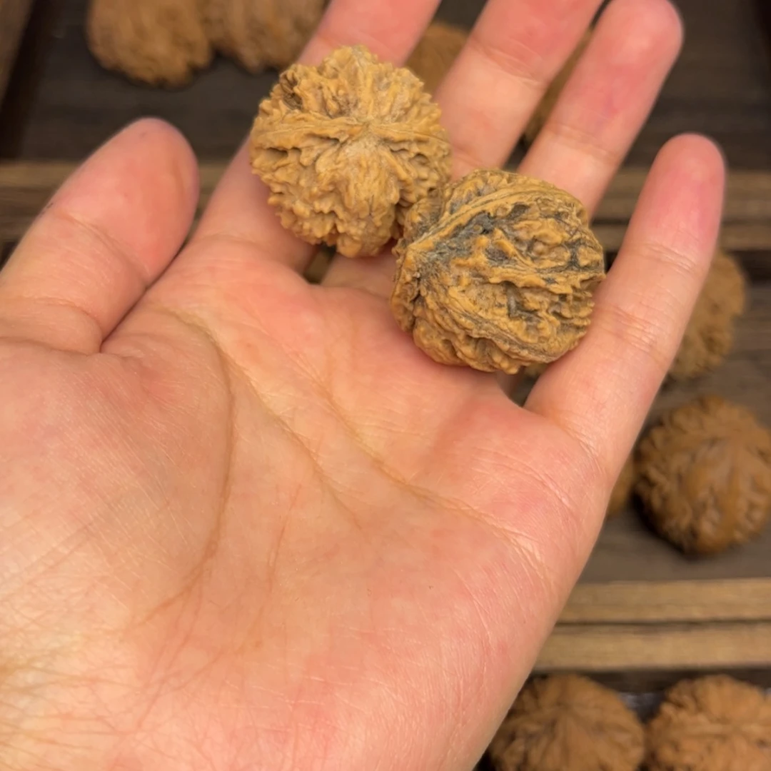 【闪购商品】桃核吊坠