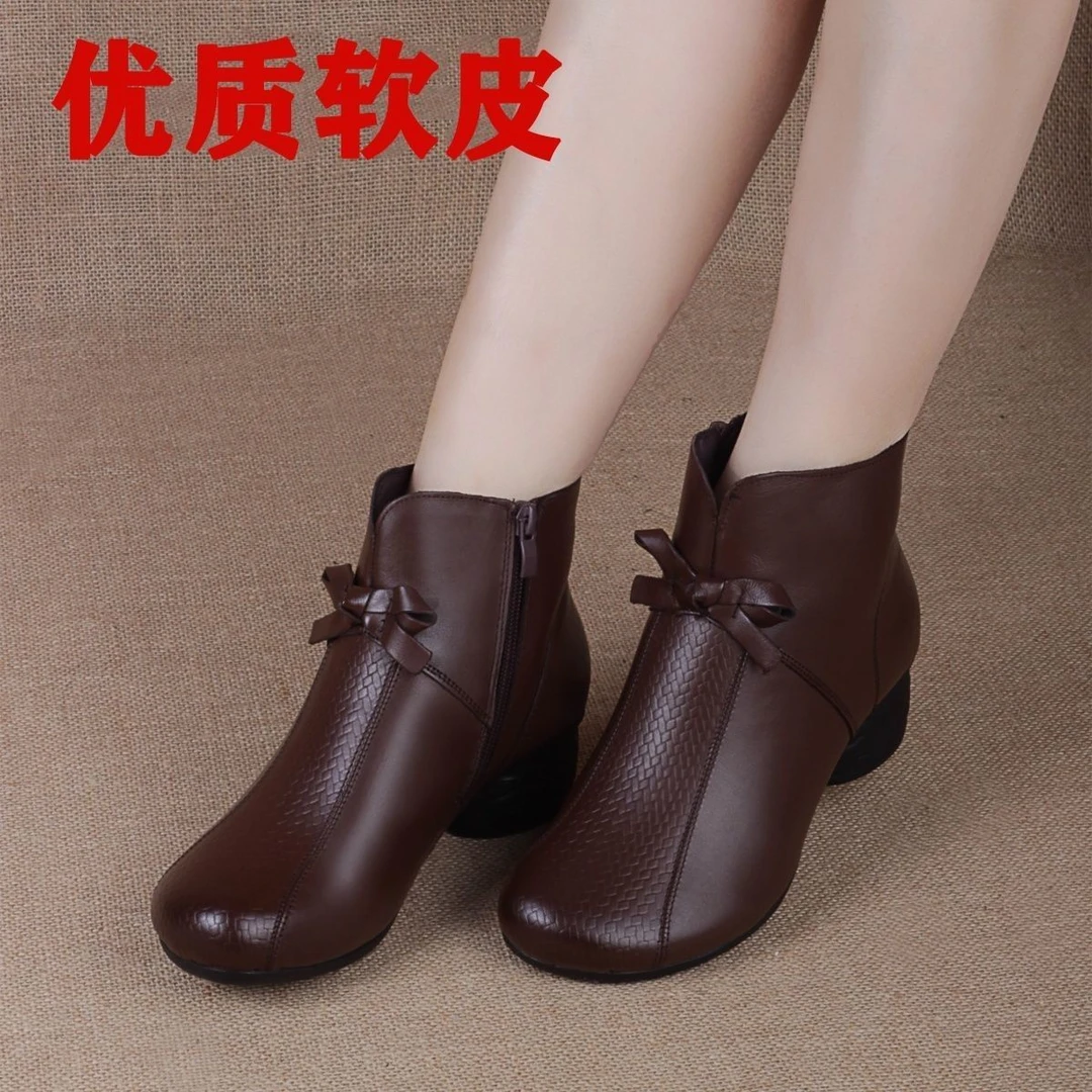 秋冬季真皮软面软皮软底妈妈鞋短靴中跟粗跟加绒保暖中年棉鞋女靴