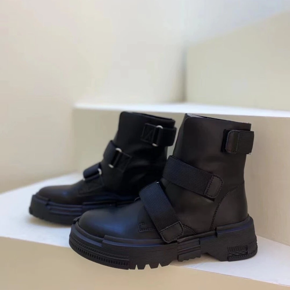 纯色高帮休闲短靴