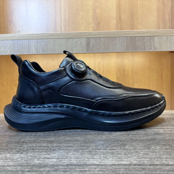 2024头层牛皮板鞋男士休闲皮鞋自动扣轻便厚底商务EVA发泡底超轻