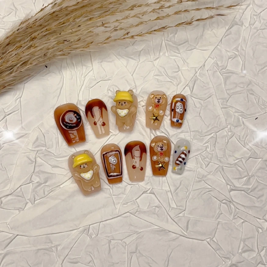 纯手工美拉德穿戴甲卡通小熊甜甜圈立体显白美甲可爱穿戴甲