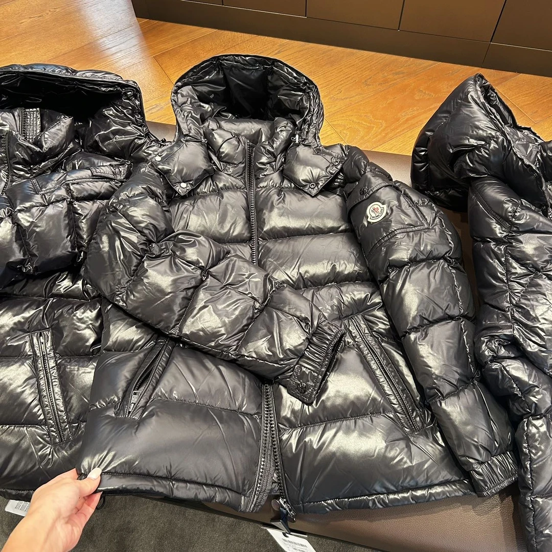 全新未使用 MONCLER 蒙口 Maya连帽羽绒服休闲外套秋冬百搭保暖