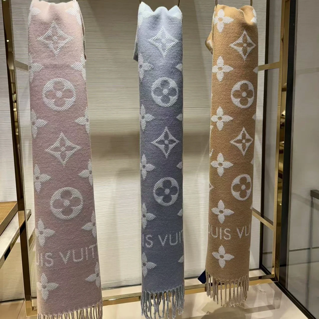未使用 LouisVuitton/路易威登 黑白羊毛围巾M77853lv围巾
