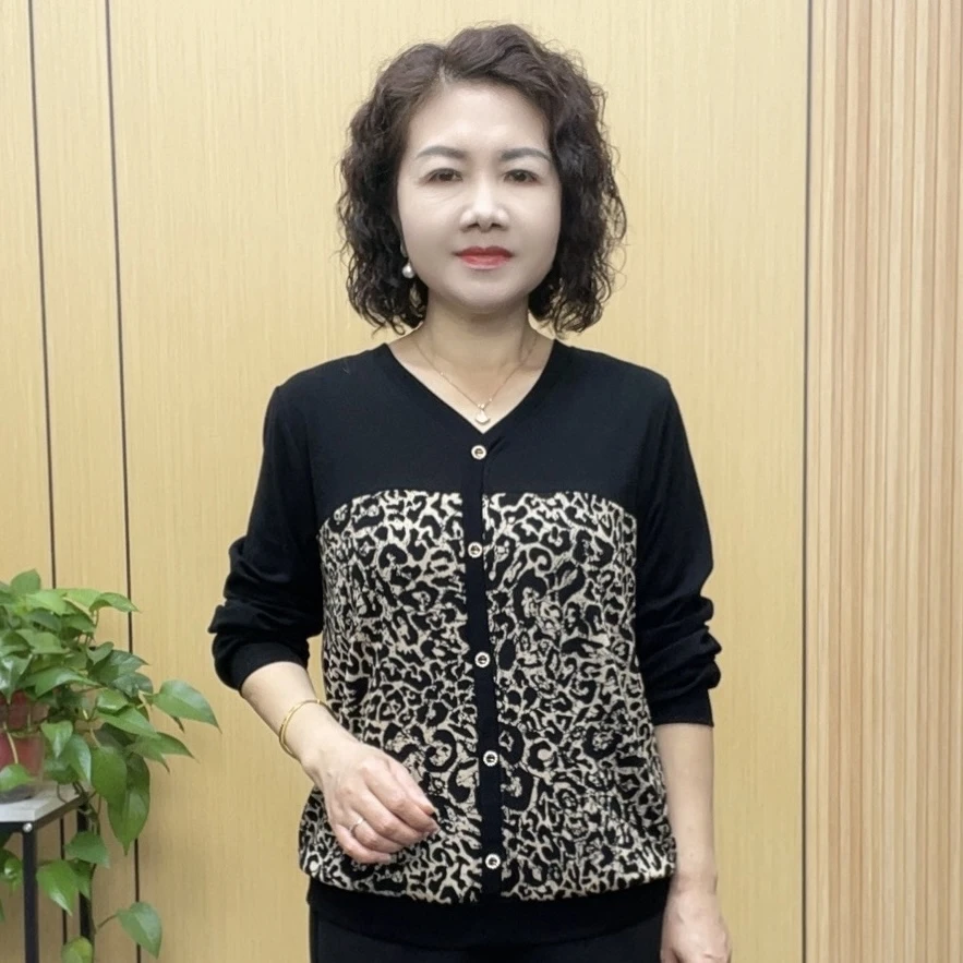 2024秋季洋气新款妈妈装套头显瘦时尚长袖百搭气质中老年打底衫